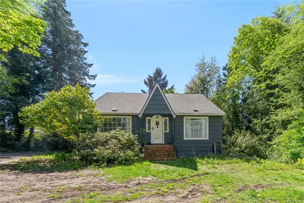 2895 Murray Dr, Saanich BC V9A 2S6