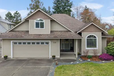 736 Barclay Cres, Parksville BC V9P 1Z3