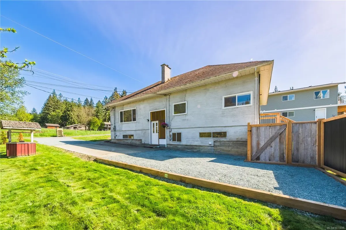 2263 Dick Ave, Nanaimo BC V9X 1R6