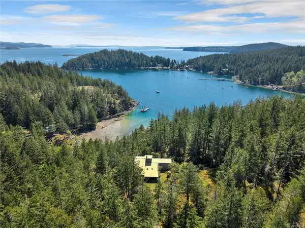 1395 Manzanita Rd, Cortes Island BC V0P 1K0 - 4 bed, 2.0 bath in Cortes Island
