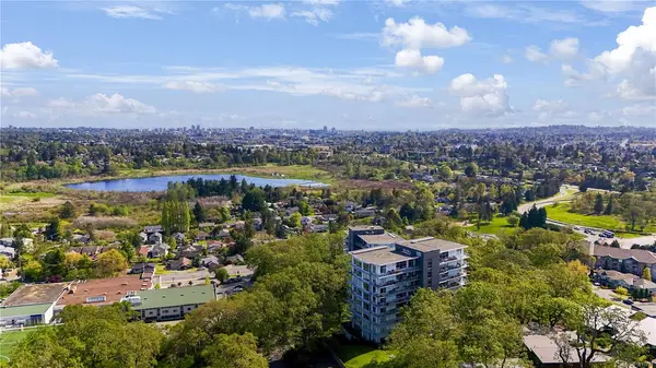 4011 Rainbow Hill Lane # 402, Saanich BC V8X 0B6