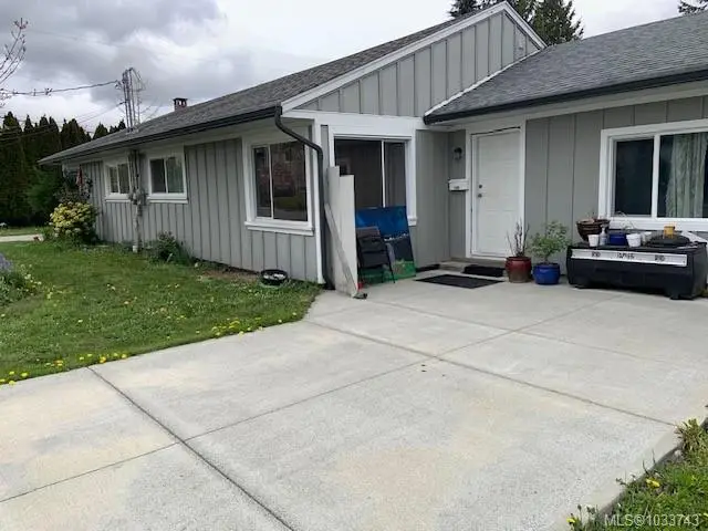 160 McKinstry Rd, Duncan BC V9L 3K8