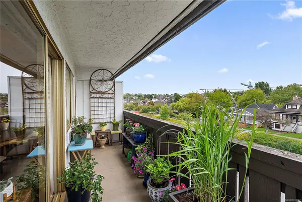 964 Heywood Ave # 324, Victoria BC V8V 2Y5