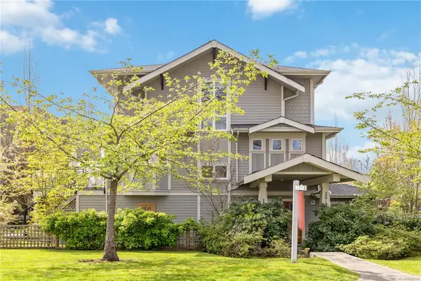 2918 Shelbourne St # 1, Victoria BC V8R 4M6