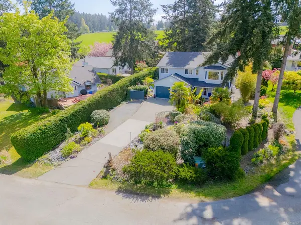 1345 Garrett Pl, Cowichan Bay BC V0R 1N2 - 5 bed, 3 bath in Cowichan Bay