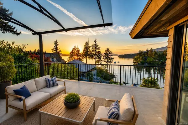 598 Meldram Dr, North Saanich BC V8L 5V8