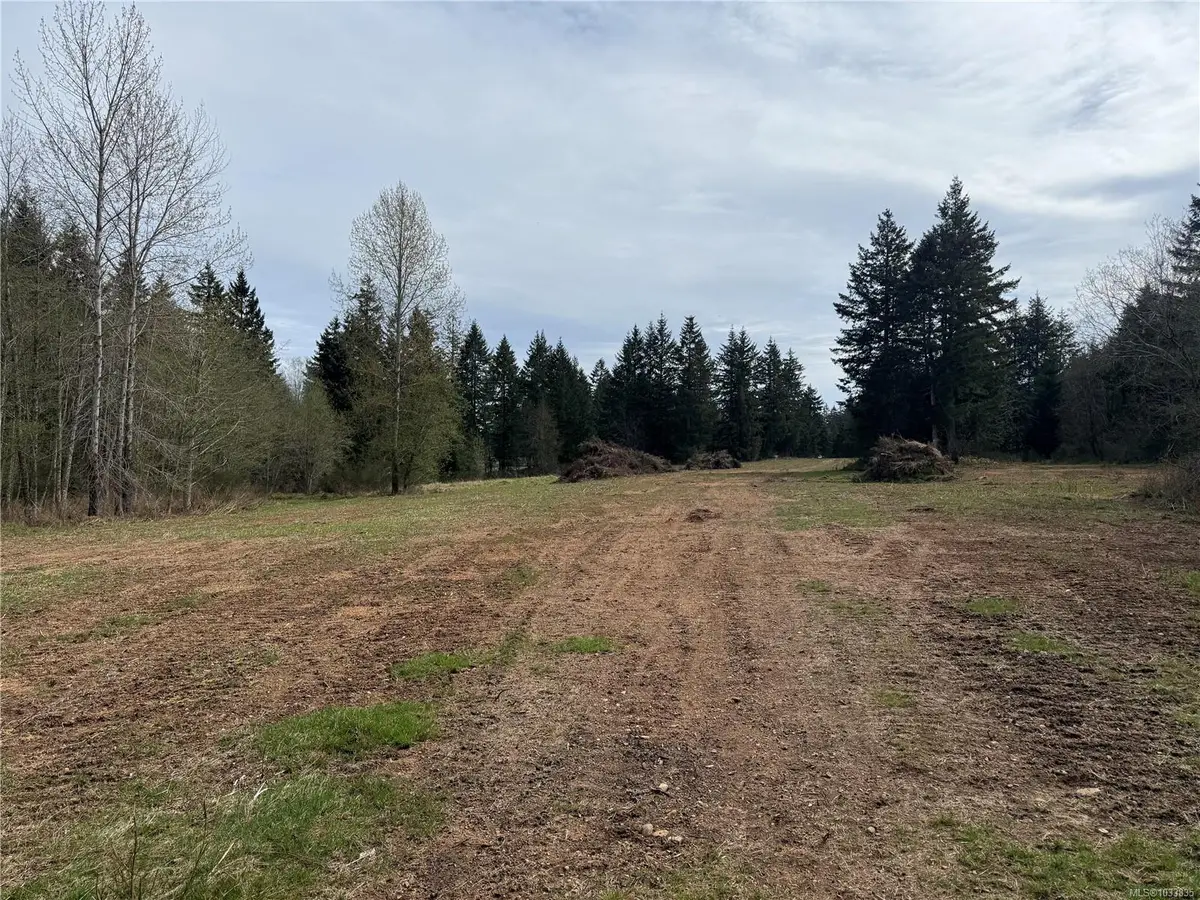 7481 Island Hwy, Merville BC V0R 2M0