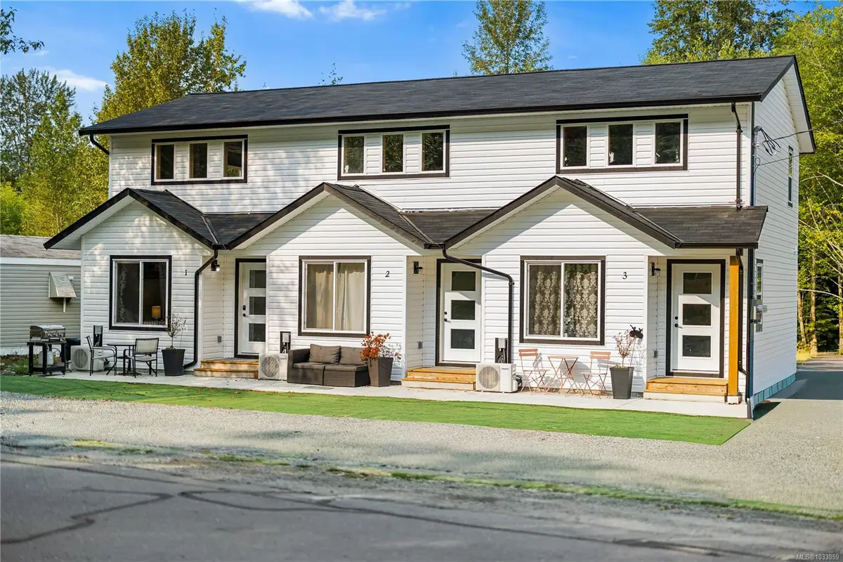 707 Kelsey Way, Sayward BC V0N 1A0