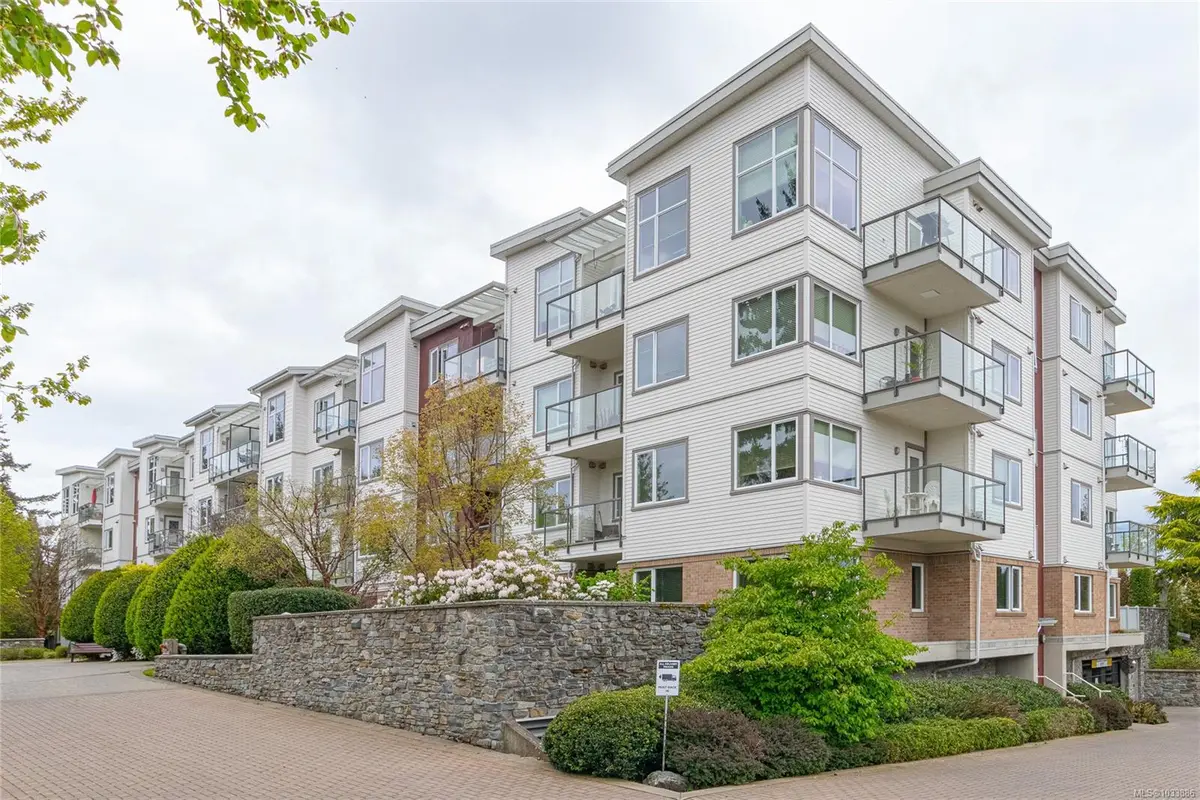 4394 West Saanich Rd #202, Saanich BC V8Z 0B5