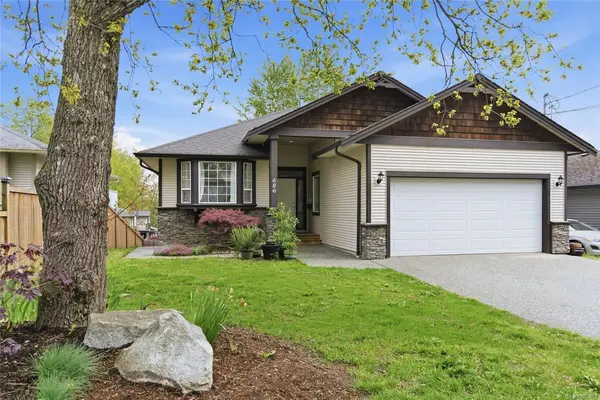 686 Howard Ave, Nanaimo BC V9R 3S7