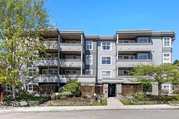 1580 Christmas Ave # 204, Saanich BC V8P 2X2