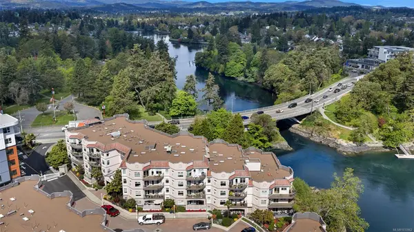1085 Tillicum Rd # 301, Esquimalt BC V9A 7M3