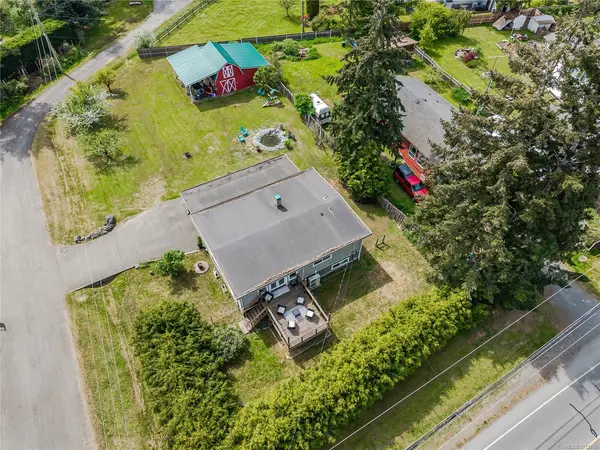 2348 Thomas Pl, Nanaimo BC V9X 1W9 - 5 bed, 2 bath property for sale in Nanaimo