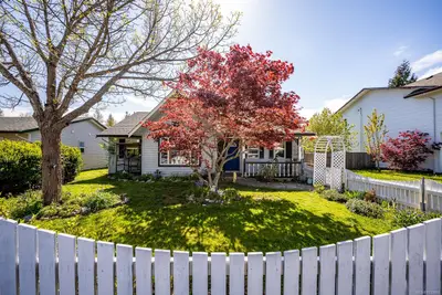 1367 LARSEN Rd, Courtenay BC V9N 8Y9