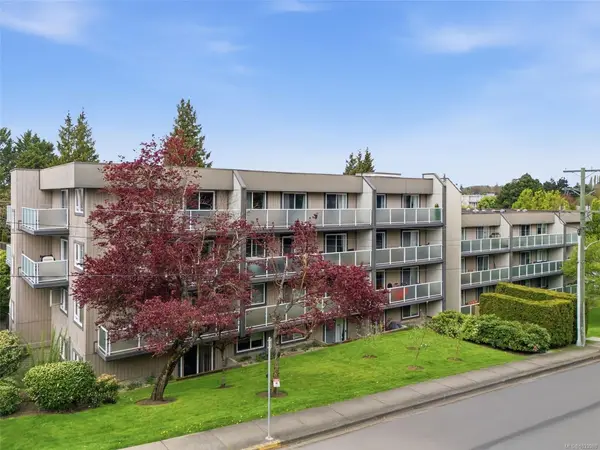 3252 Glasgow Ave # 401, Saanich BC V8X 1M2 - 1 bed, 1 bath in Saanich