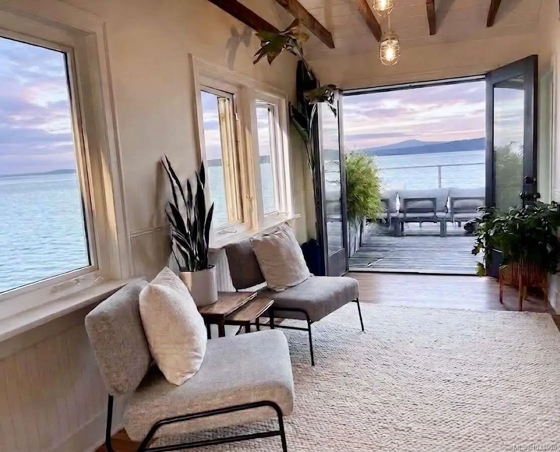 5696 Island Hwy S, Union Bay BC V0R 3B0