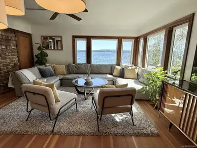 5696 Island Hwy S, Union Bay BC V0R 3B0