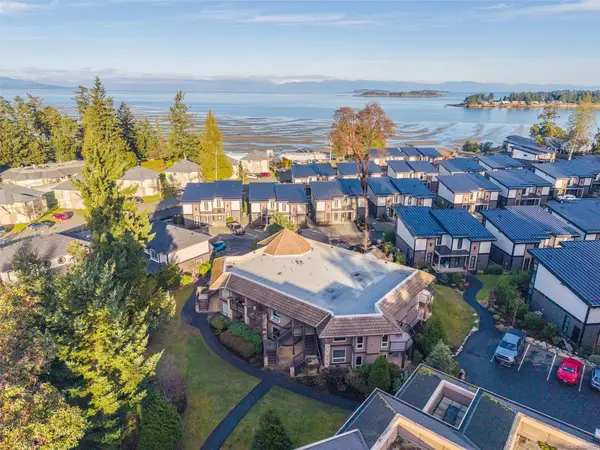 1175 Resort Dr # 421, Parksville BC V9P 2E3 - 2 bed, 3 bath in Parksville