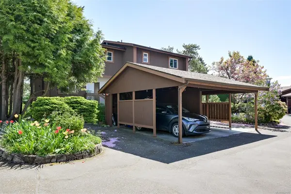 933 Admirals Rd # 13, Esquimalt BC V9A 2P1