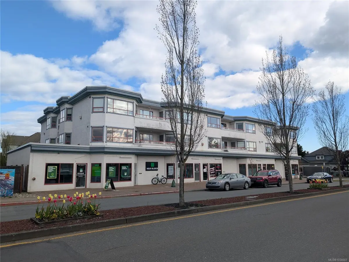 9711 Fifth St #C, Sidney BC V8L 2W9