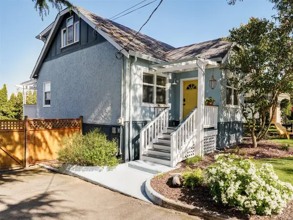 4426 Tyndall Ave, Saanich BC V8N 3S1