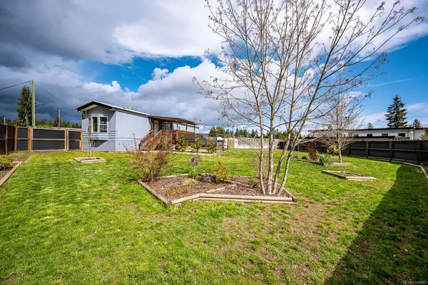 3378 Nikkei Pl, Cumberland BC V0R 1S0