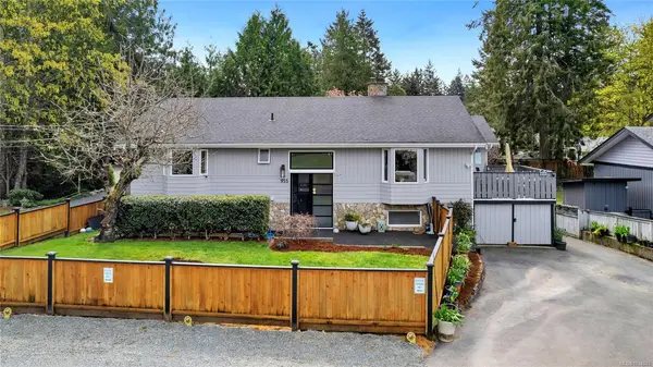 955 Sluggett Rd, Central Saanich BC V8M 1E4