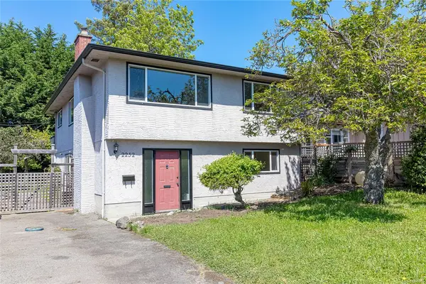 2252 Kinross Ave, Oak Bay BC V8R 2N5