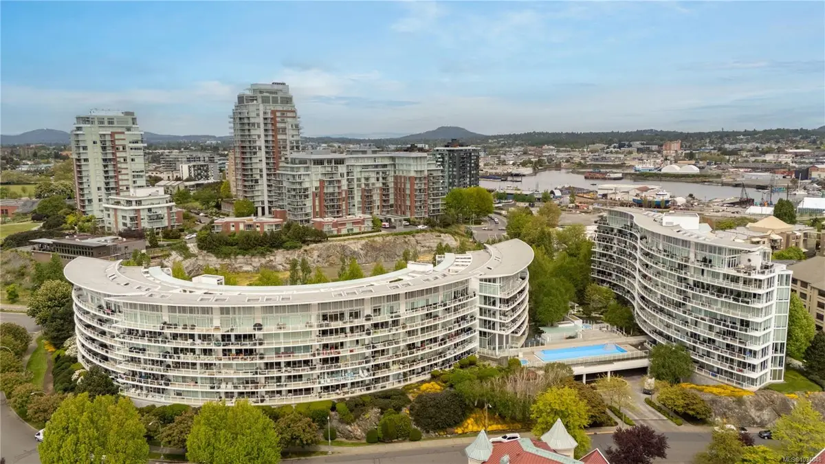 68 SONGHEES Rd #120, Victoria BC V9A 0A3