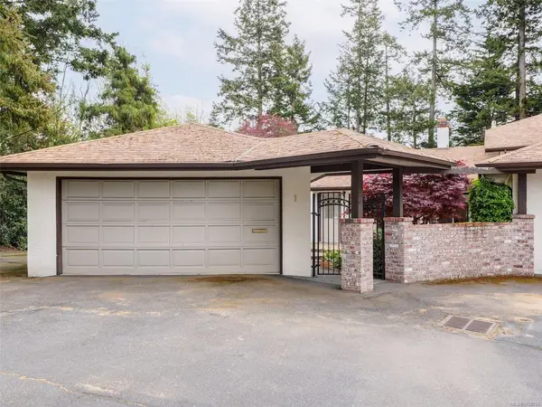 4631 Lochside Dr # 1, Saanich BC V8Y 2S9