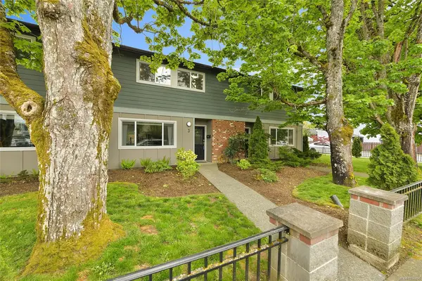 660 JUBILEE St # 3, Duncan BC V9L 1X6 - 3 bed, 2 bath in Duncan