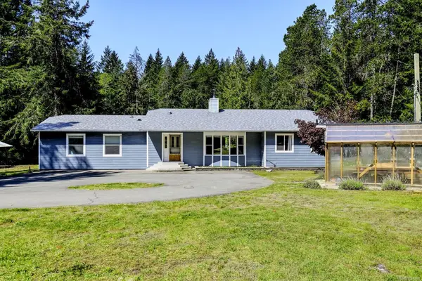 520 Corcan Rd, Qualicum Beach BC V9K 2E9