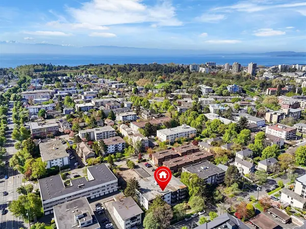 1035 McClure St # 204, Victoria BC V8V 3G1