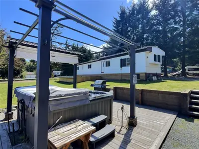 6855 Charles Pl, Honeymoon Bay BC V0R 1Y0