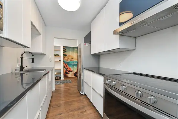 955 Dingley Dell # 208, Esquimalt BC V9A 5R6