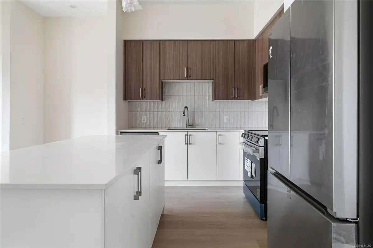 777 Station Ave #610, Langford BC V9B 2S1