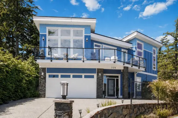 708 Demel Pl, Colwood BC V9C 3L6 - 4 bed, 4 bath in Colwood