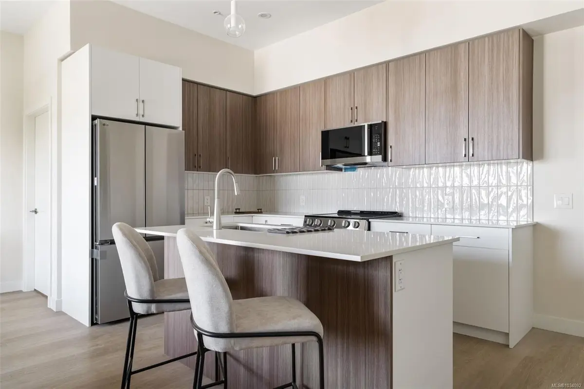 777 Station Ave #602, Langford BC V9B 2S1