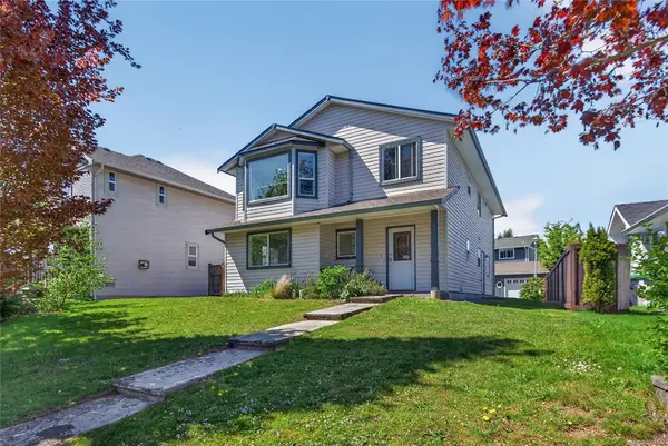 1270 Noel Ave, Comox BC V9M 4A3
