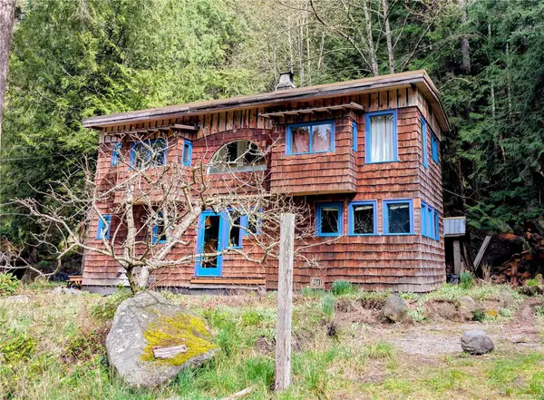 948 Harrison Way, Gabriola Island BC V0R 1X2 - 1 bed, 2 bath in Gabriola Island
