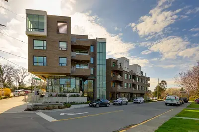 2285 Bowker Ave, Oak Bay BC V8R 2E2