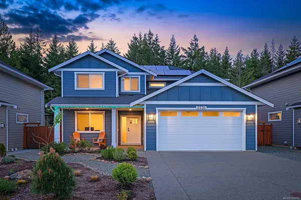 2732 Maple St, Cumberland BC V0R 1S0