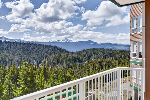1201 Henry Rd # 211, Courtenay BC V9J 1L0