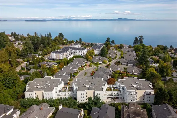 5110 Cordova Bay Rd # 209, Saanich BC V8Y 2K5