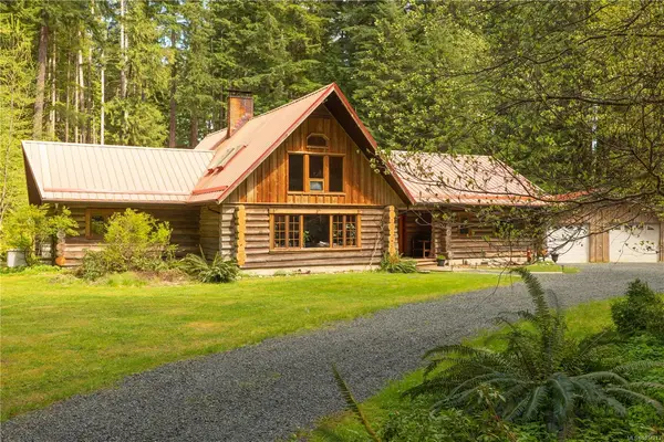 9025 Gilgan St, Honeymoon Bay BC V0R 3E1