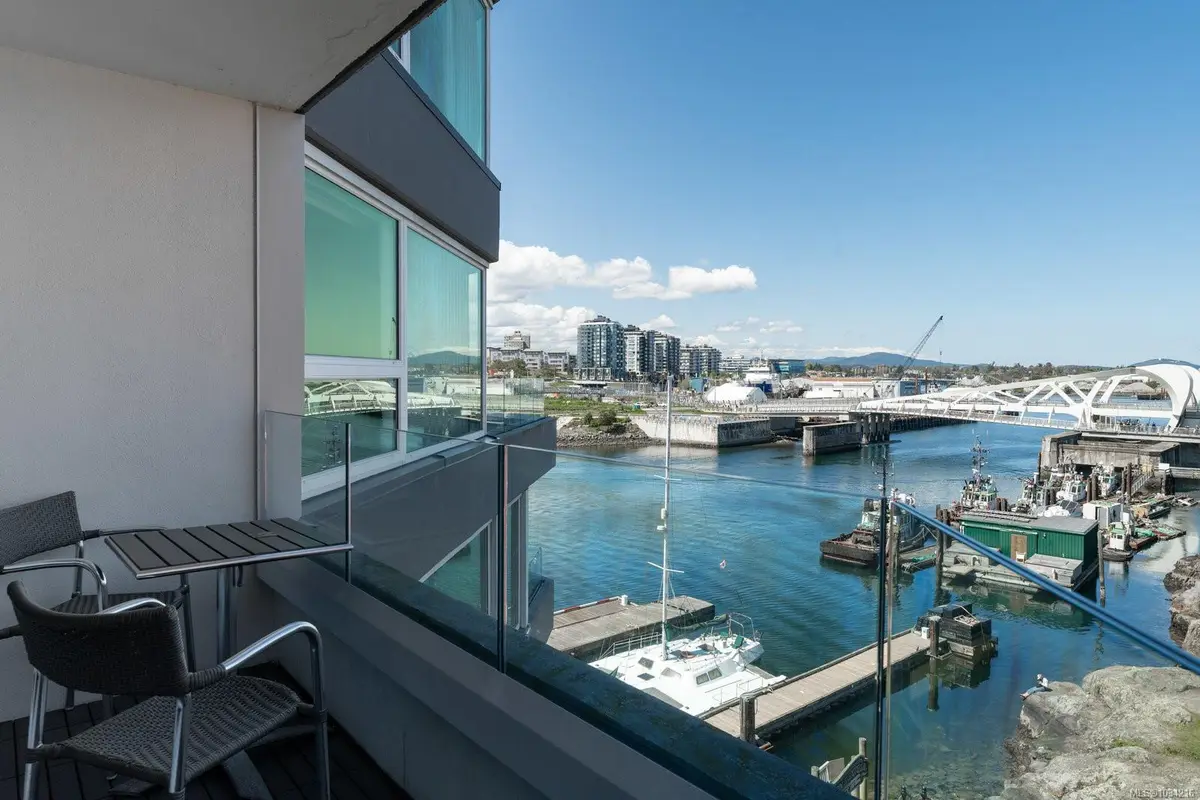 1234 Wharf St # 401, Victoria BC V8W 3H9