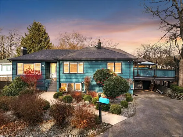 3771 Winston Cres, Saanich BC V8X 1S2