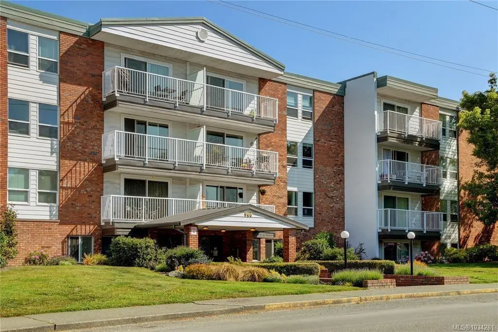 900 Tolmie Ave # 111, Victoria BC V8X 3W6