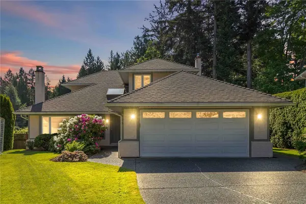 5195 Walema Crt, Saanich BC V8Y 2T7