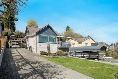 542 Thulin St, Campbell River BC V9W 2L1